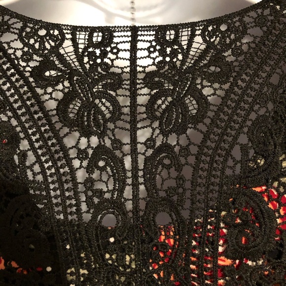 Ladies size medium top - Picture 11 of 13